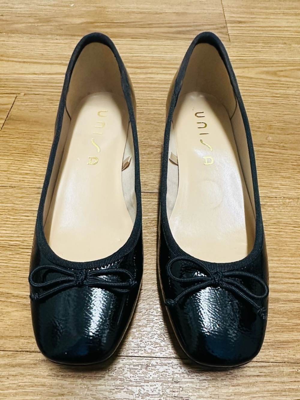 Unisa Black Patent Leather Ballet Flats Size 8M Low Block Heel Bow Detail